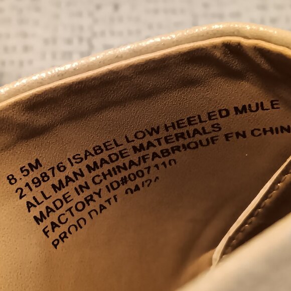 Maurices women's 'Isabel' gold shimmer low heel mules sz 8.5 M - Picture 13 of 13